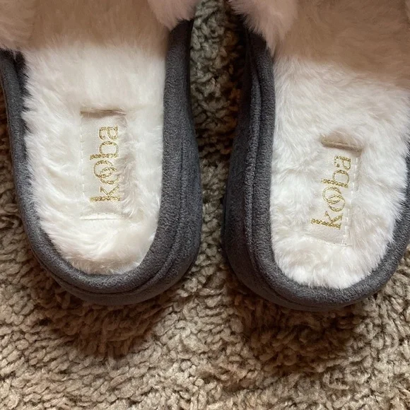 kooba | Memory Foam Fuzzy Slip On Slippers Size Large 8-9 NWT - Picture 3 of 6